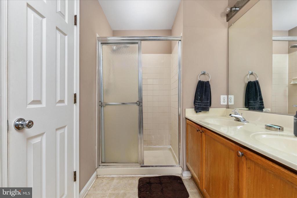 5700 FALLS WAY CT, FREDERICKSBURG, Virginia 22407, 3 Bedrooms Bedrooms, ,2 BathroomsBathrooms,Residential,KINGS CREST AT S,5700 FALLS WAY CT,VASP2041392 MLS # VASP2041392