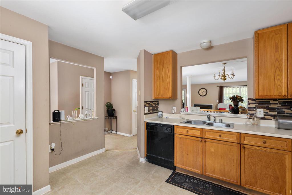 5700 FALLS WAY CT, FREDERICKSBURG, Virginia 22407, 3 Bedrooms Bedrooms, ,2 BathroomsBathrooms,Residential,KINGS CREST AT S,5700 FALLS WAY CT,VASP2041392 MLS # VASP2041392