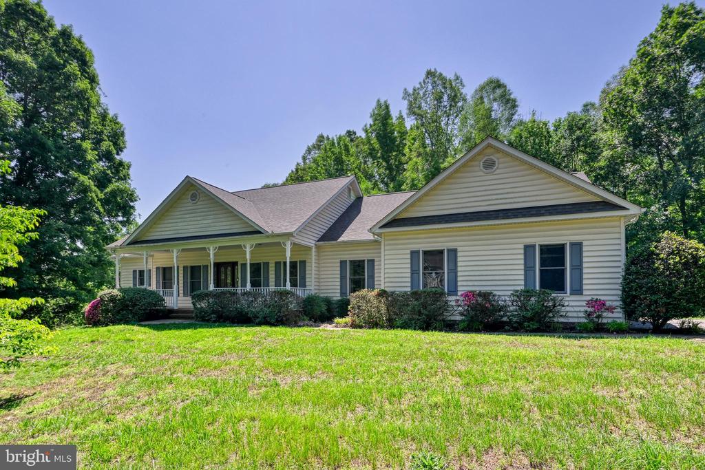 9005 JUDICIARY DR, SPOTSYLVANIA, Virginia 22553, 3 Bedrooms Bedrooms, ,4 BathroomsBathrooms,Residential,9005 JUDICIARY DR,VASP2042138 MLS # VASP2042138