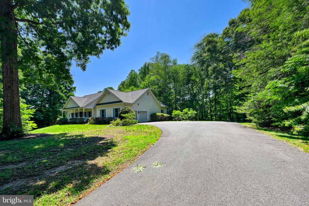 9005 JUDICIARY DR, SPOTSYLVANIA, Virginia 22553, 3 Bedrooms Bedrooms, ,4 BathroomsBathrooms,Residential,9005 JUDICIARY DR,VASP2042138 MLS # VASP2042138