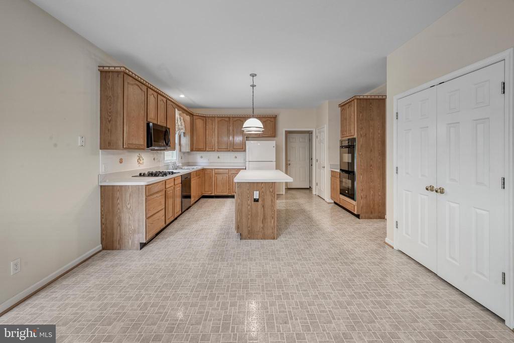 9005 JUDICIARY DR, SPOTSYLVANIA, Virginia 22553, 3 Bedrooms Bedrooms, ,4 BathroomsBathrooms,Residential,9005 JUDICIARY DR,VASP2042138 MLS # VASP2042138