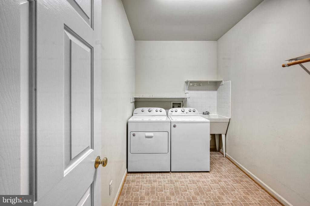 9005 JUDICIARY DR, SPOTSYLVANIA, Virginia 22553, 3 Bedrooms Bedrooms, ,4 BathroomsBathrooms,Residential,9005 JUDICIARY DR,VASP2042138 MLS # VASP2042138