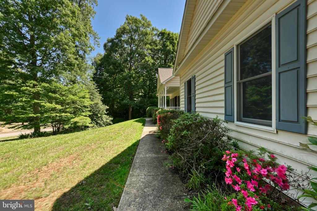 9005 JUDICIARY DR, SPOTSYLVANIA, Virginia 22553, 3 Bedrooms Bedrooms, ,4 BathroomsBathrooms,Residential,9005 JUDICIARY DR,VASP2042138 MLS # VASP2042138
