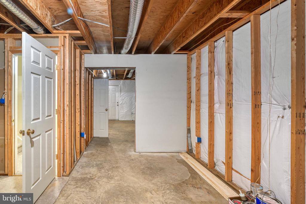 9005 JUDICIARY DR, SPOTSYLVANIA, Virginia 22553, 3 Bedrooms Bedrooms, ,4 BathroomsBathrooms,Residential,9005 JUDICIARY DR,VASP2042138 MLS # VASP2042138