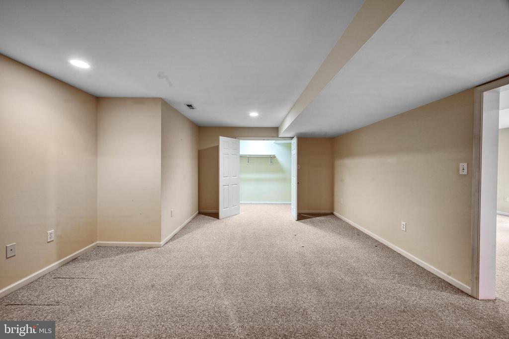 9005 JUDICIARY DR, SPOTSYLVANIA, Virginia 22553, 3 Bedrooms Bedrooms, ,4 BathroomsBathrooms,Residential,9005 JUDICIARY DR,VASP2042138 MLS # VASP2042138