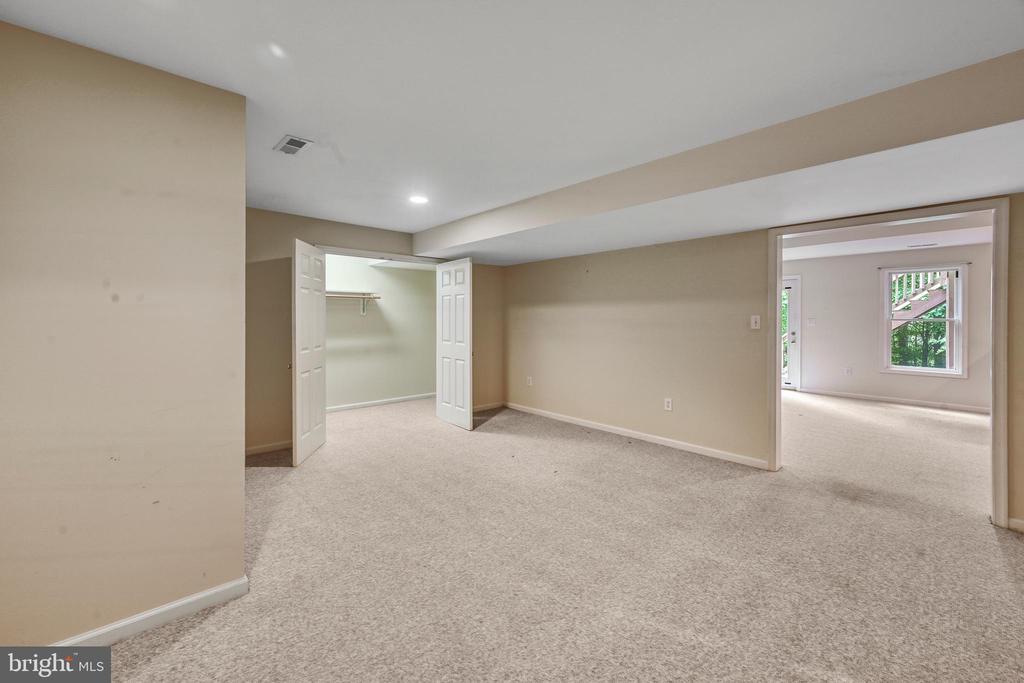 9005 JUDICIARY DR, SPOTSYLVANIA, Virginia 22553, 3 Bedrooms Bedrooms, ,4 BathroomsBathrooms,Residential,9005 JUDICIARY DR,VASP2042138 MLS # VASP2042138