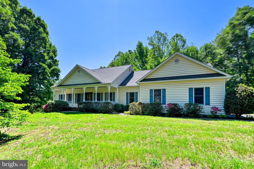 9005 JUDICIARY DR, SPOTSYLVANIA, Virginia 22553, 3 Bedrooms Bedrooms, ,4 BathroomsBathrooms,Residential,9005 JUDICIARY DR,VASP2042138 MLS # VASP2042138