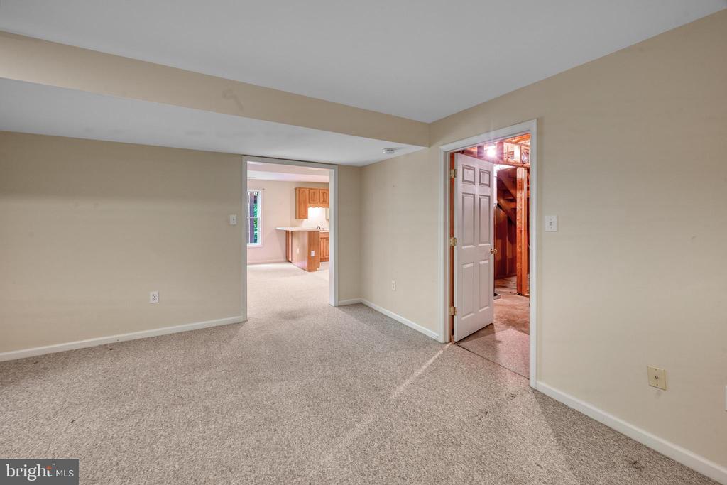9005 JUDICIARY DR, SPOTSYLVANIA, Virginia 22553, 3 Bedrooms Bedrooms, ,4 BathroomsBathrooms,Residential,9005 JUDICIARY DR,VASP2042138 MLS # VASP2042138