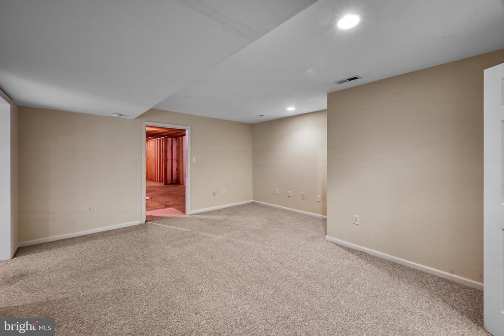 9005 JUDICIARY DR, SPOTSYLVANIA, Virginia 22553, 3 Bedrooms Bedrooms, ,4 BathroomsBathrooms,Residential,9005 JUDICIARY DR,VASP2042138 MLS # VASP2042138