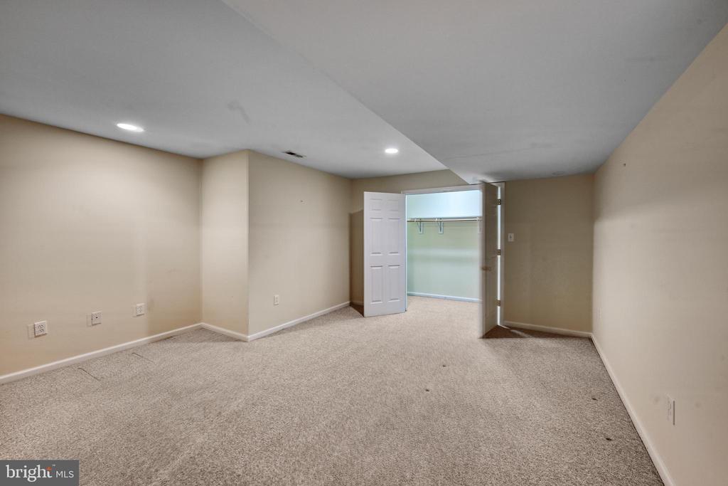 9005 JUDICIARY DR, SPOTSYLVANIA, Virginia 22553, 3 Bedrooms Bedrooms, ,4 BathroomsBathrooms,Residential,9005 JUDICIARY DR,VASP2042138 MLS # VASP2042138