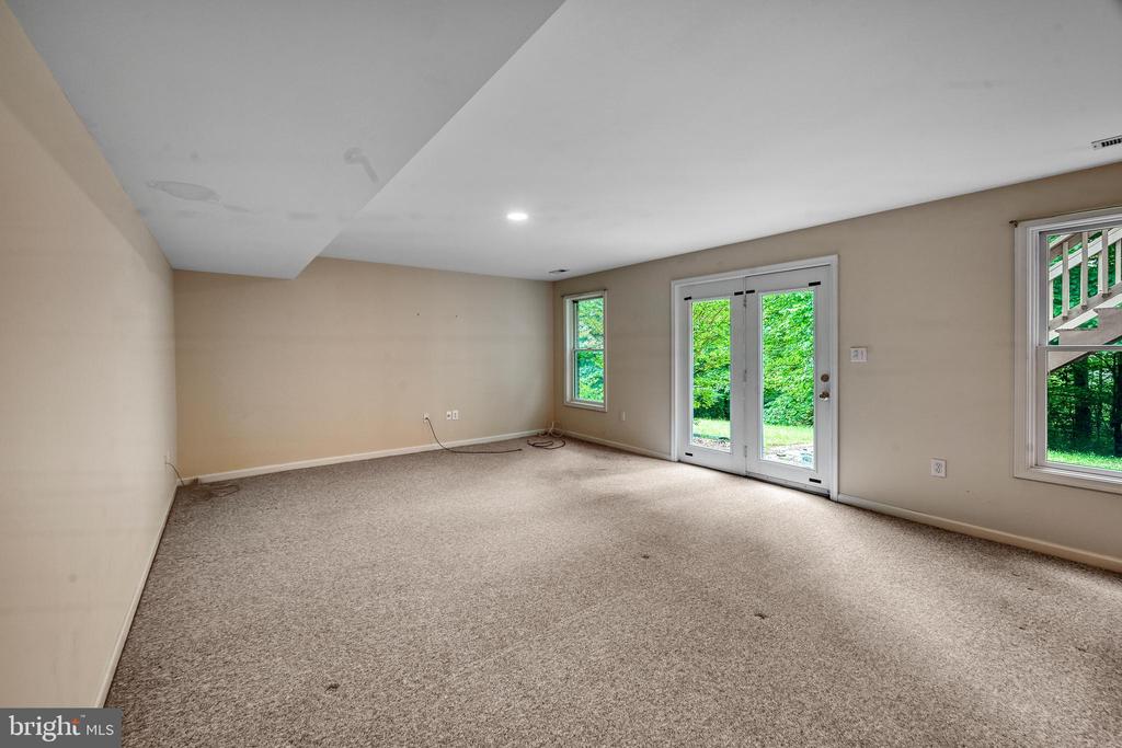 9005 JUDICIARY DR, SPOTSYLVANIA, Virginia 22553, 3 Bedrooms Bedrooms, ,4 BathroomsBathrooms,Residential,9005 JUDICIARY DR,VASP2042138 MLS # VASP2042138