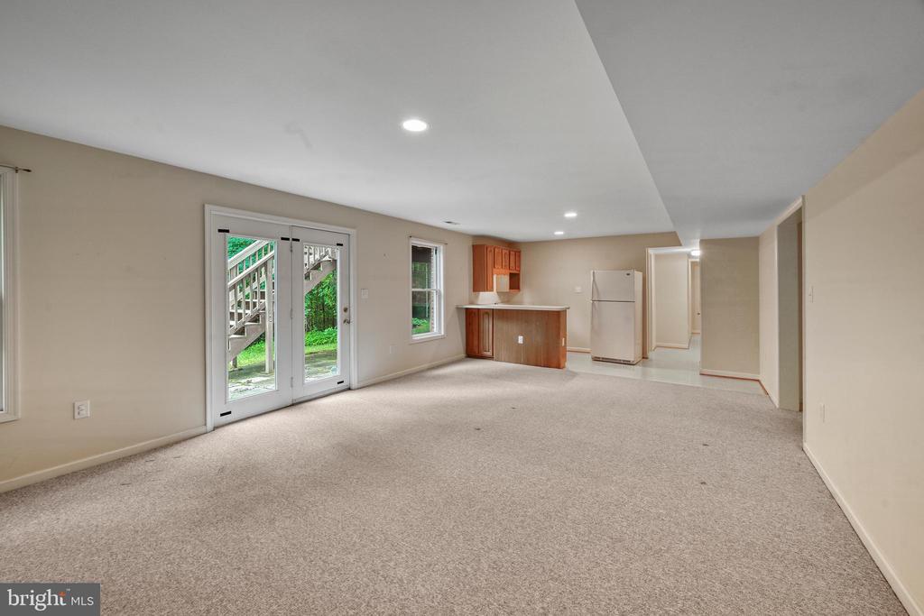9005 JUDICIARY DR, SPOTSYLVANIA, Virginia 22553, 3 Bedrooms Bedrooms, ,4 BathroomsBathrooms,Residential,9005 JUDICIARY DR,VASP2042138 MLS # VASP2042138