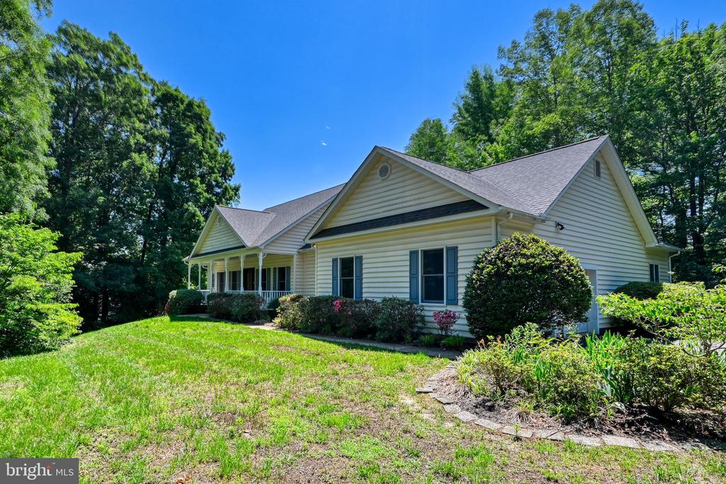 9005 JUDICIARY DR, SPOTSYLVANIA, Virginia 22553, 3 Bedrooms Bedrooms, ,4 BathroomsBathrooms,Residential,9005 JUDICIARY DR,VASP2042138 MLS # VASP2042138