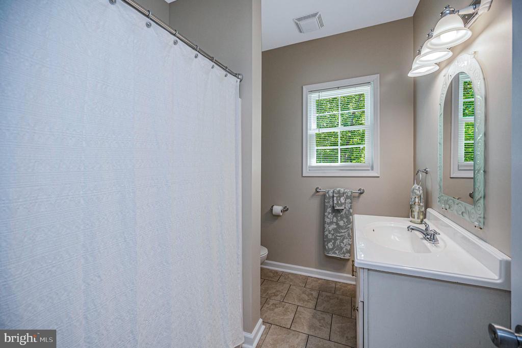 1803 SHENANDOAH CROSSING DR, GORDONSVILLE, Virginia 22942, 3 Bedrooms Bedrooms, ,2 BathroomsBathrooms,Residential,1803 SHENANDOAH CROSSING DR,VALA2009924 MLS # VALA2009924