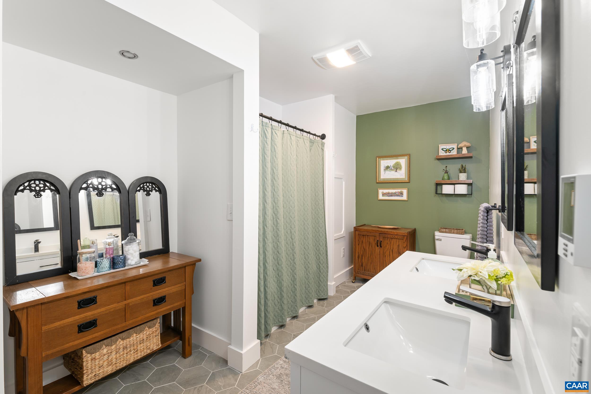 4 GUM CT, PALMYRA, Virginia 22963, 5 Bedrooms Bedrooms, ,3 BathroomsBathrooms,Residential,4 GUM CT,677768 MLS # 677768
