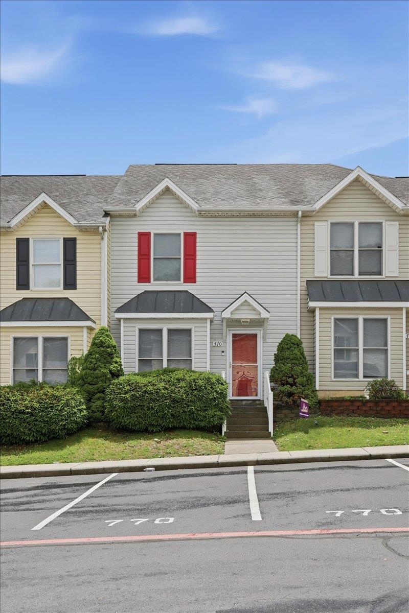 770 MERLINS WAY, HARRISONBURG, Virginia 22801, 2 Bedrooms Bedrooms, ,2 BathroomsBathrooms,Residential,770 MERLINS WAY,677795 MLS # 677795