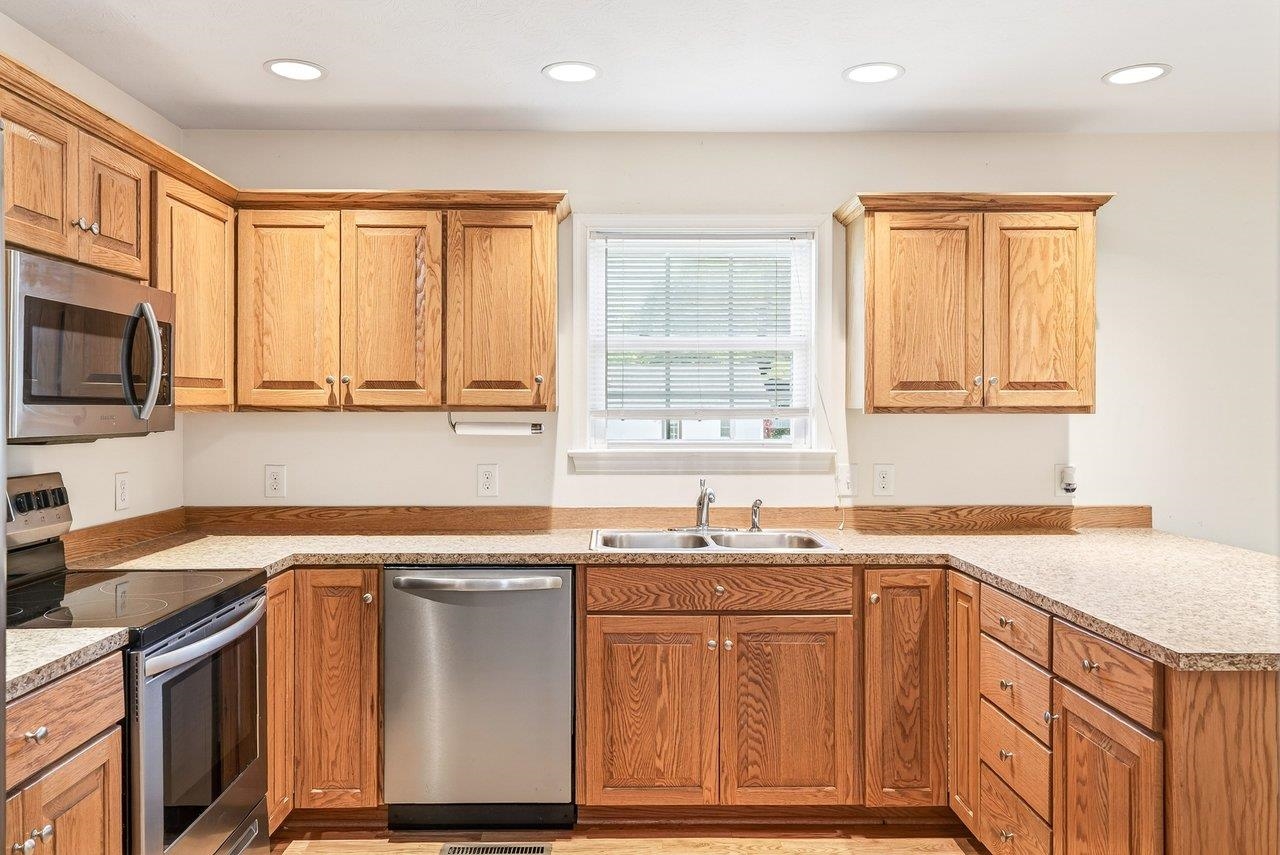 106 7TH ST, GROTTOES, Virginia 24441, 3 Bedrooms Bedrooms, ,2 BathroomsBathrooms,Residential,106 7TH ST,677802 MLS # 677802