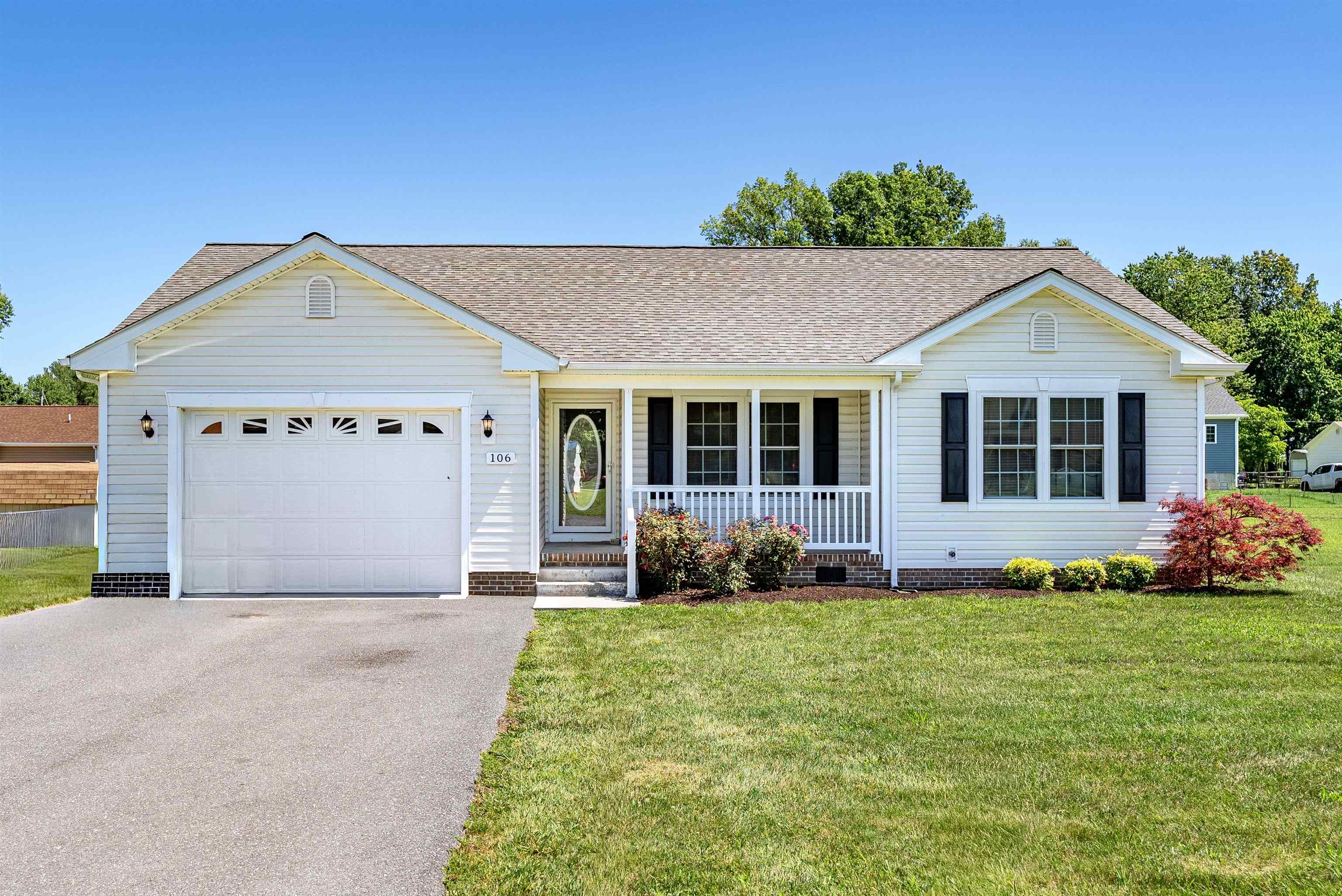 106 7TH ST, GROTTOES, Virginia 24441, 3 Bedrooms Bedrooms, ,2 BathroomsBathrooms,Residential,106 7TH ST,677802 MLS # 677802