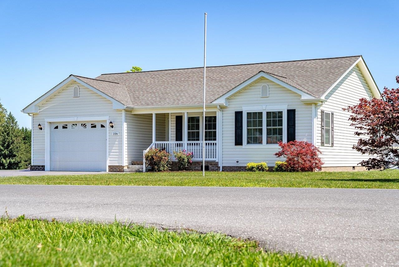 106 7TH ST, GROTTOES, Virginia 24441, 3 Bedrooms Bedrooms, ,2 BathroomsBathrooms,Residential,106 7TH ST,677802 MLS # 677802