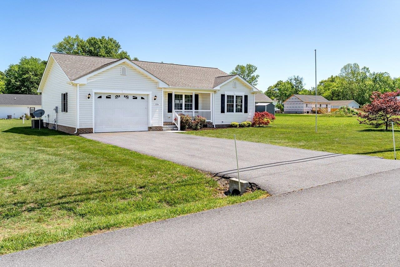 106 7TH ST, GROTTOES, Virginia 24441, 3 Bedrooms Bedrooms, ,2 BathroomsBathrooms,Residential,106 7TH ST,677802 MLS # 677802