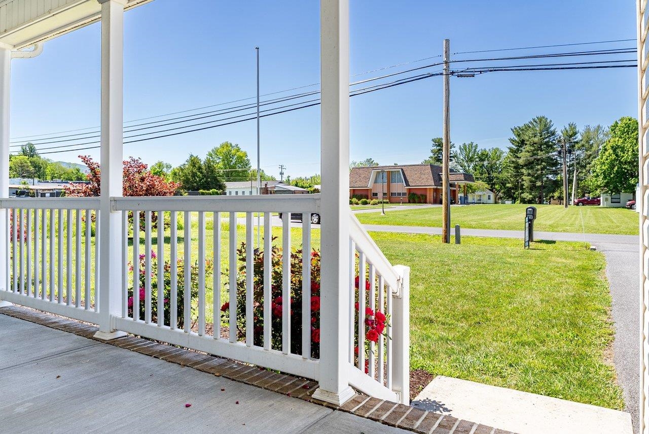 106 7TH ST, GROTTOES, Virginia 24441, 3 Bedrooms Bedrooms, ,2 BathroomsBathrooms,Residential,106 7TH ST,677802 MLS # 677802