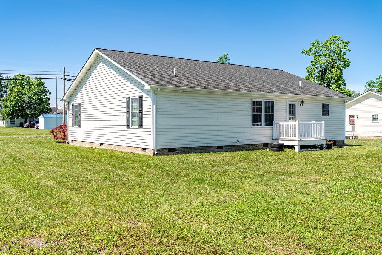 106 7TH ST, GROTTOES, Virginia 24441, 3 Bedrooms Bedrooms, ,2 BathroomsBathrooms,Residential,106 7TH ST,677802 MLS # 677802