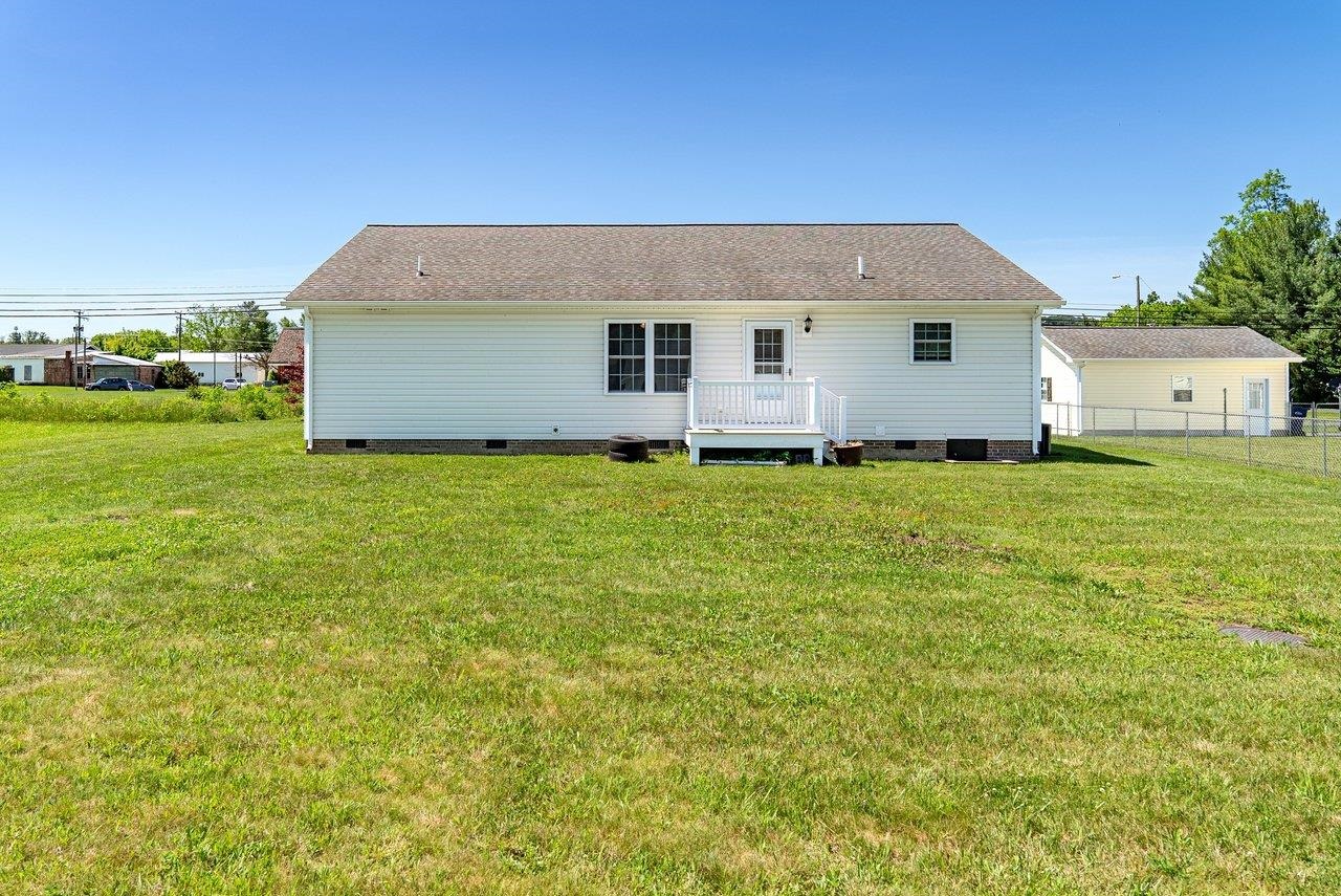 106 7TH ST, GROTTOES, Virginia 24441, 3 Bedrooms Bedrooms, ,2 BathroomsBathrooms,Residential,106 7TH ST,677802 MLS # 677802