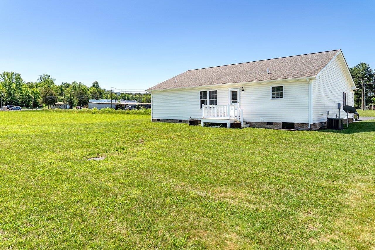 106 7TH ST, GROTTOES, Virginia 24441, 3 Bedrooms Bedrooms, ,2 BathroomsBathrooms,Residential,106 7TH ST,677802 MLS # 677802