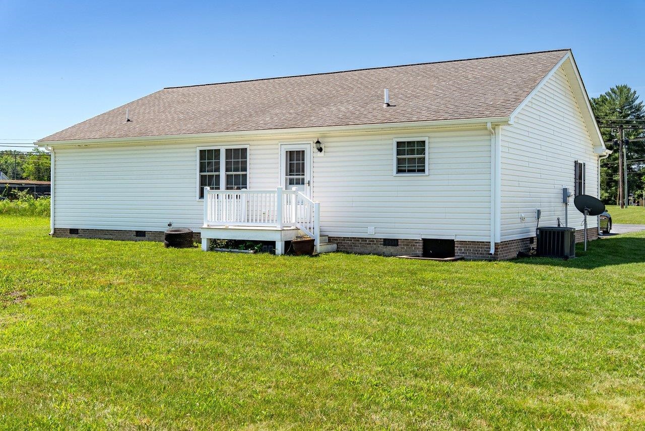 106 7TH ST, GROTTOES, Virginia 24441, 3 Bedrooms Bedrooms, ,2 BathroomsBathrooms,Residential,106 7TH ST,677802 MLS # 677802