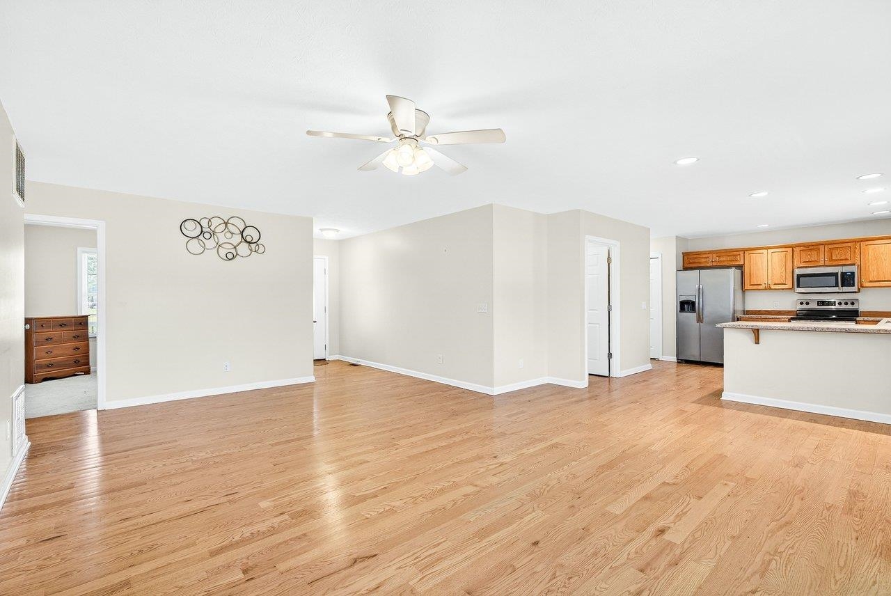 106 7TH ST, GROTTOES, Virginia 24441, 3 Bedrooms Bedrooms, ,2 BathroomsBathrooms,Residential,106 7TH ST,677802 MLS # 677802
