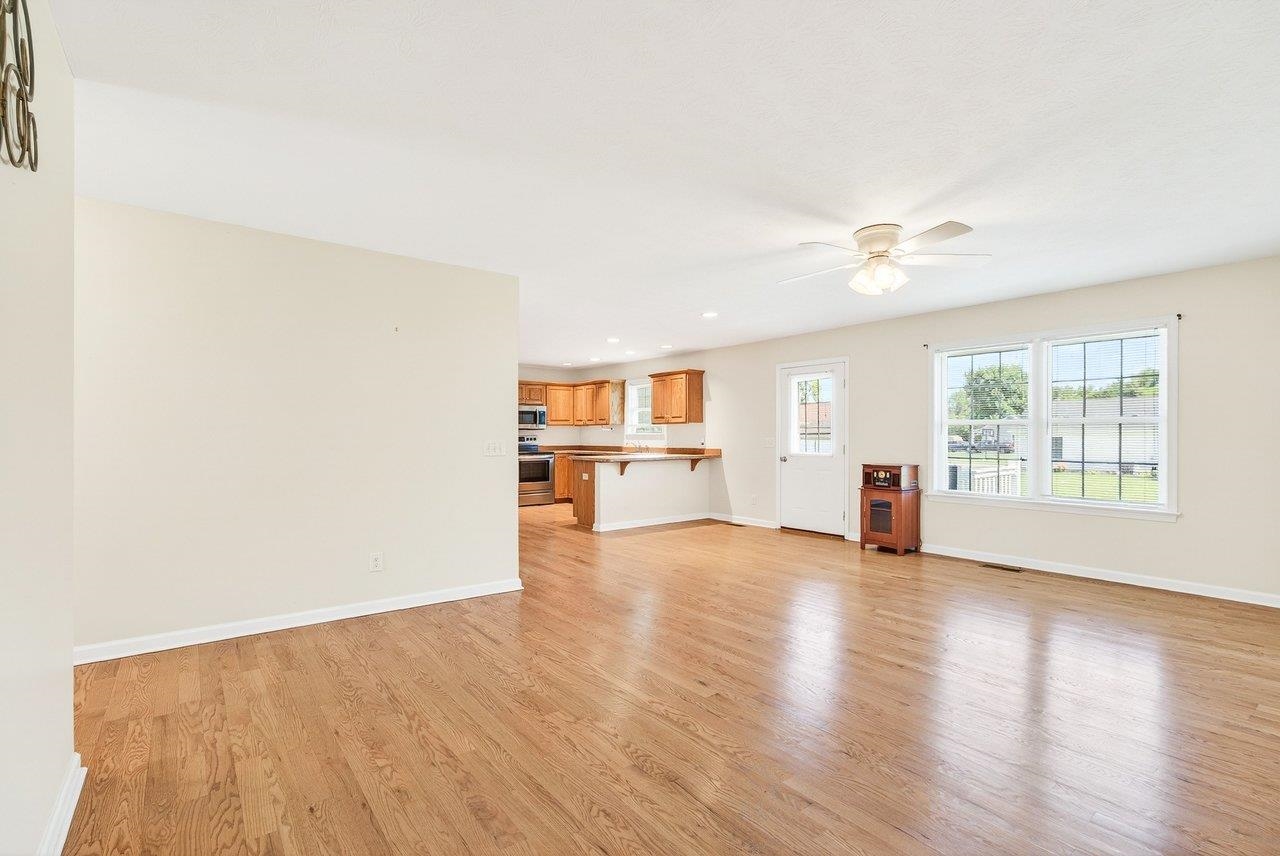 106 7TH ST, GROTTOES, Virginia 24441, 3 Bedrooms Bedrooms, ,2 BathroomsBathrooms,Residential,106 7TH ST,677802 MLS # 677802