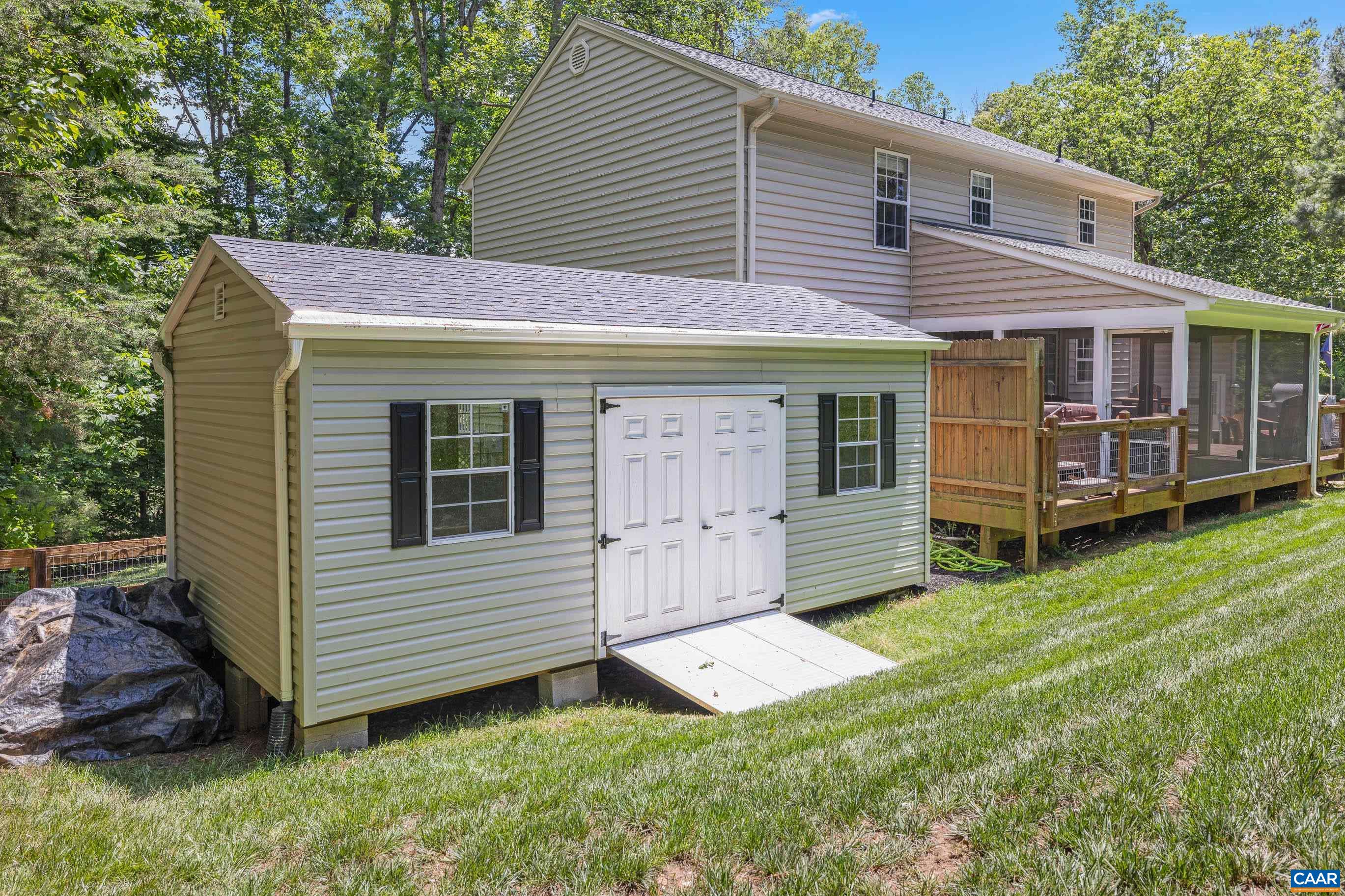 165 HEMLOCK LN, BARBOURSVILLE, Virginia 22923, 3 Bedrooms Bedrooms, ,3 BathroomsBathrooms,Residential,165 HEMLOCK LN,677804 MLS # 677804 165 HEMLOCK LN, BARBOURSVILLE, Virginia 22923, 3 Bedrooms Bedrooms, ,3 BathroomsBathrooms,Residential,165 HEMLOCK LN,677804 MLS # 677804