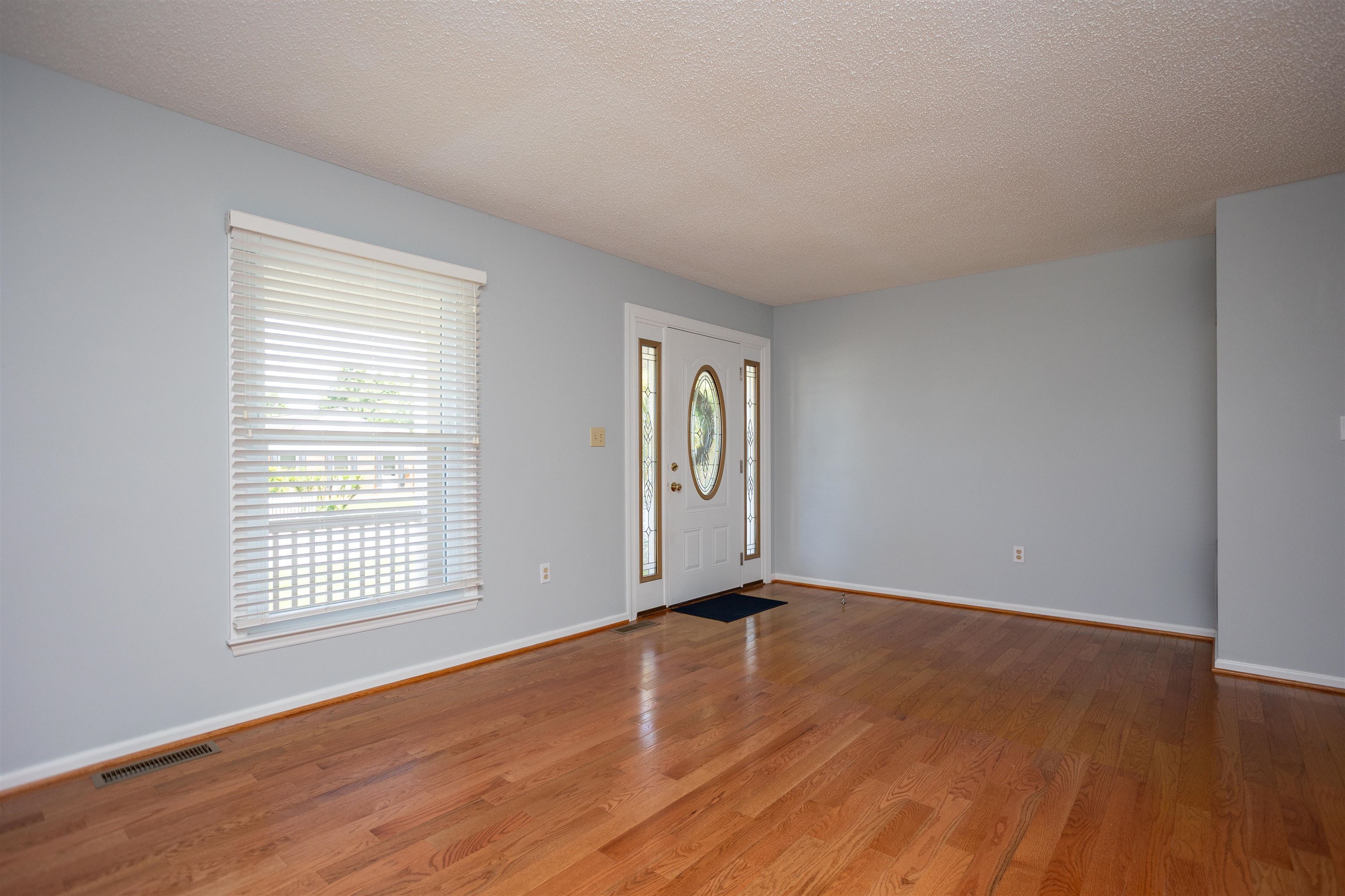 411 BARBEE ST, BRIDGEWATER, Virginia 22812, 3 Bedrooms Bedrooms, ,2 BathroomsBathrooms,Residential,411 BARBEE ST,677805 MLS # 677805