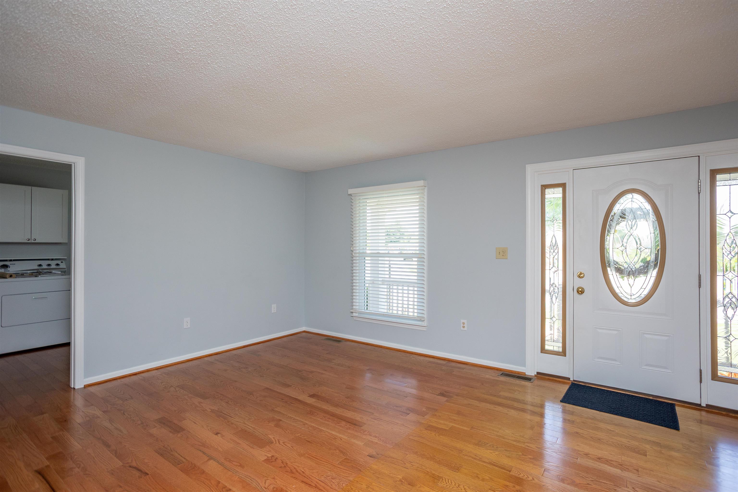 411 BARBEE ST, BRIDGEWATER, Virginia 22812, 3 Bedrooms Bedrooms, ,2 BathroomsBathrooms,Residential,411 BARBEE ST,677805 MLS # 677805