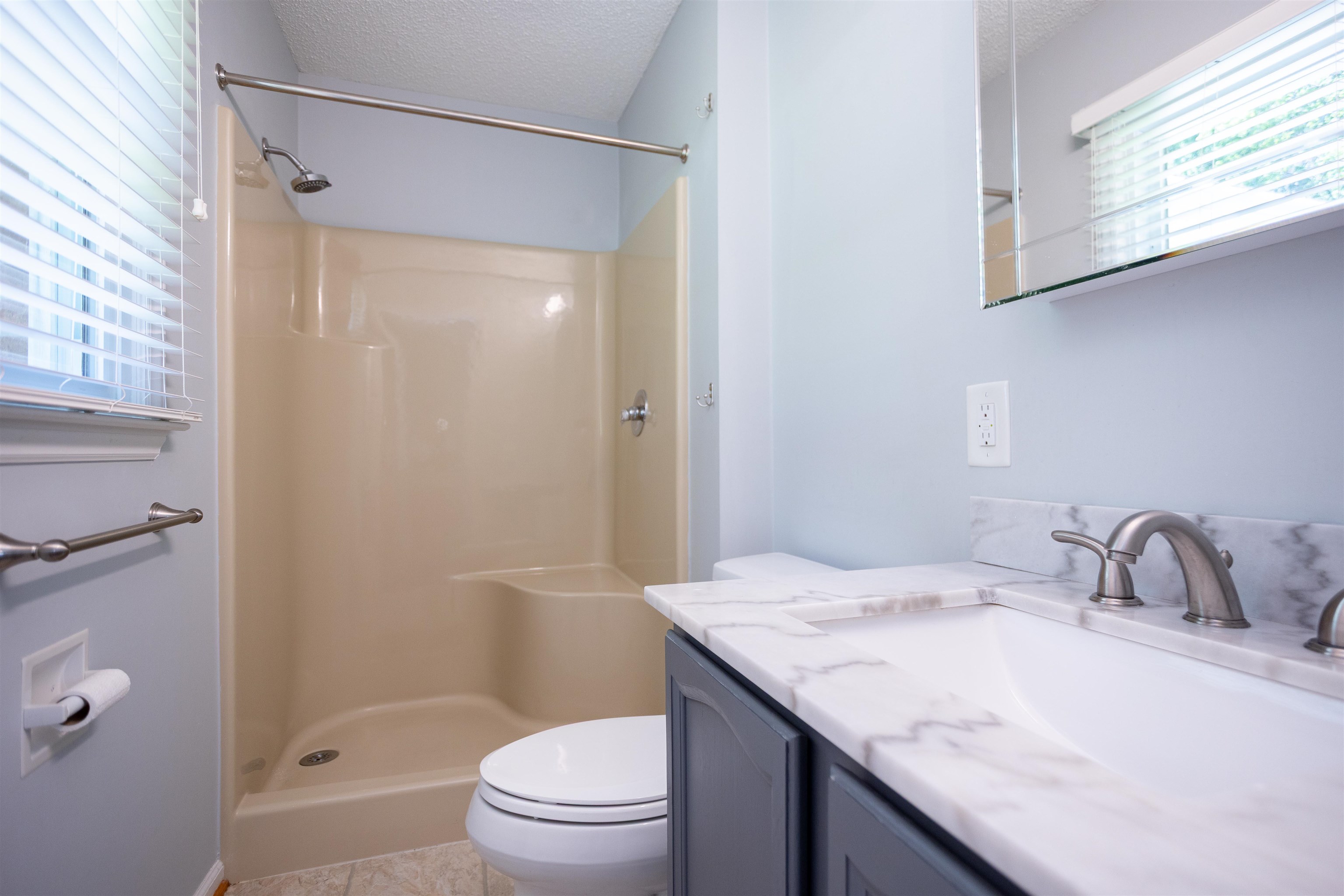 411 BARBEE ST, BRIDGEWATER, Virginia 22812, 3 Bedrooms Bedrooms, ,2 BathroomsBathrooms,Residential,411 BARBEE ST,677805 MLS # 677805