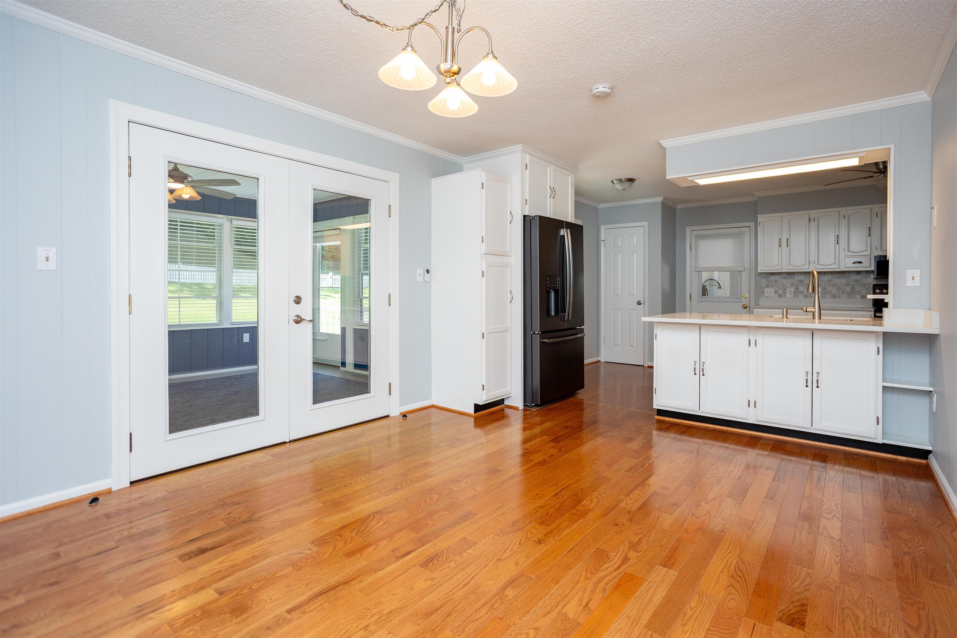 411 BARBEE ST, BRIDGEWATER, Virginia 22812, 3 Bedrooms Bedrooms, ,2 BathroomsBathrooms,Residential,411 BARBEE ST,677805 MLS # 677805