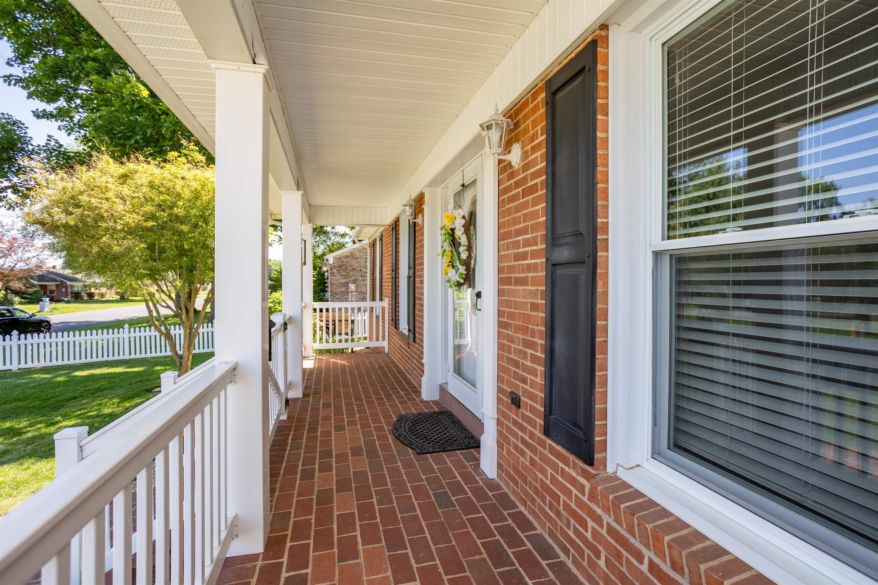 411 BARBEE ST, BRIDGEWATER, Virginia 22812, 3 Bedrooms Bedrooms, ,2 BathroomsBathrooms,Residential,411 BARBEE ST,677805 MLS # 677805