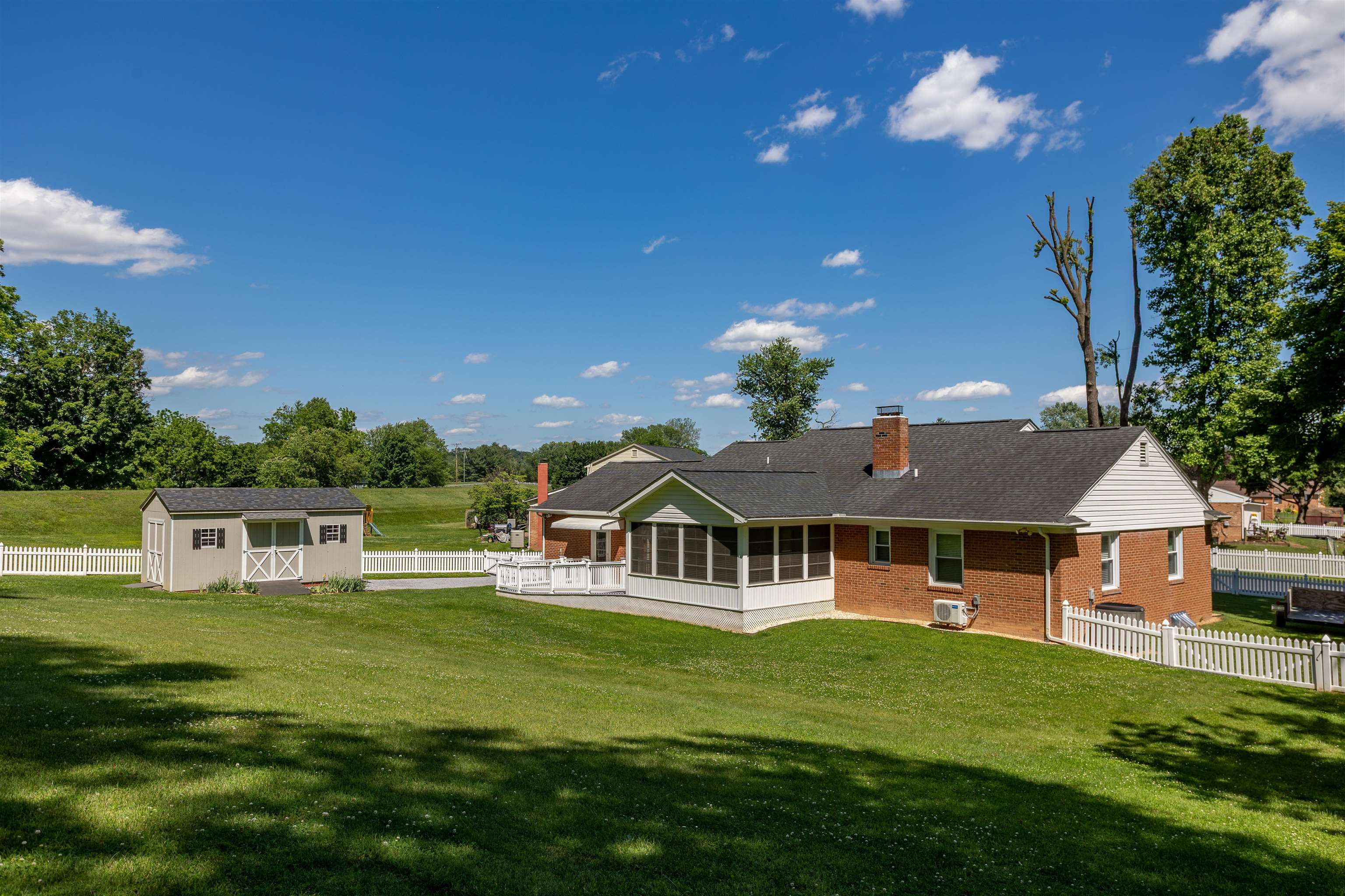 411 BARBEE ST, BRIDGEWATER, Virginia 22812, 3 Bedrooms Bedrooms, ,2 BathroomsBathrooms,Residential,411 BARBEE ST,677805 MLS # 677805