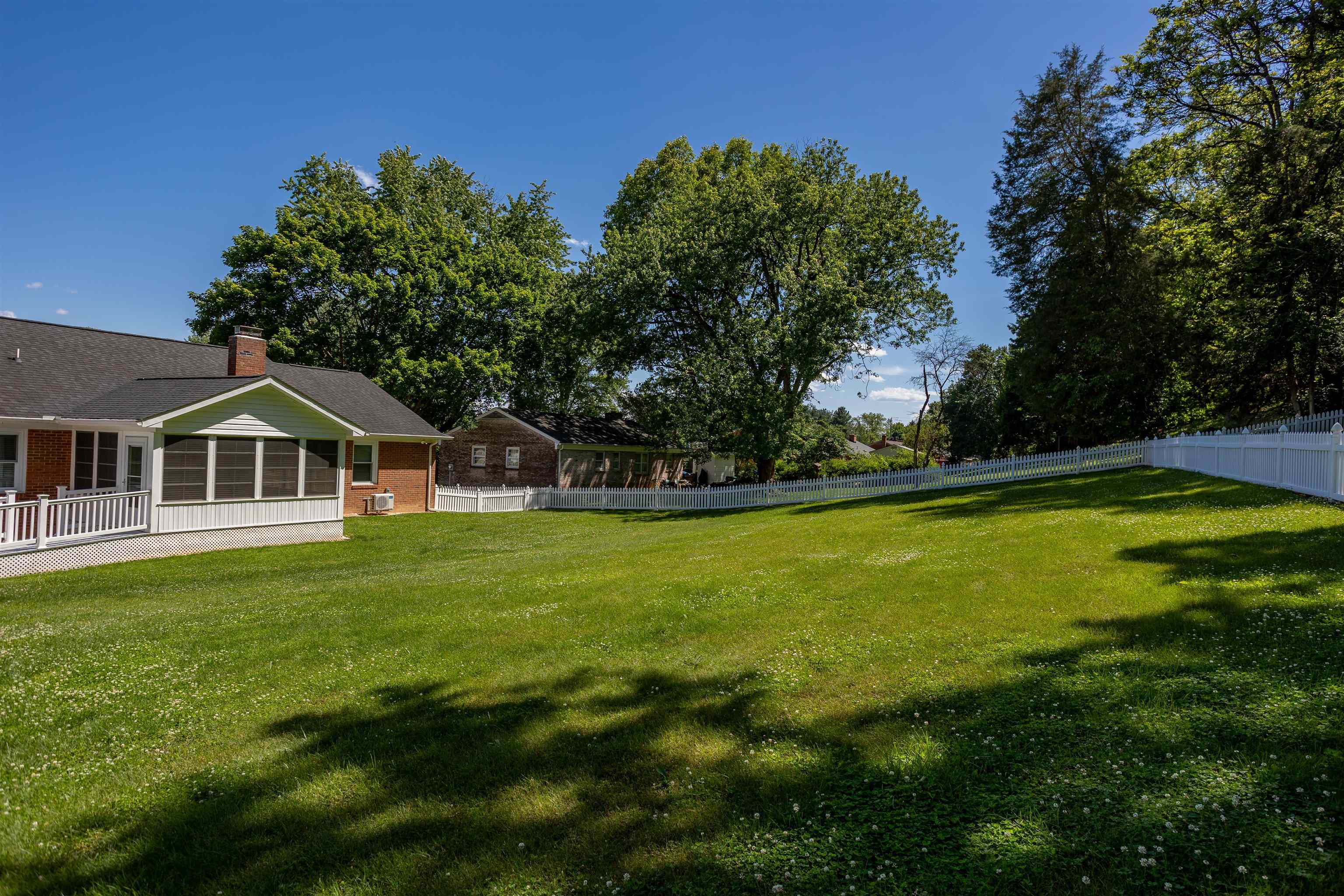 411 BARBEE ST, BRIDGEWATER, Virginia 22812, 3 Bedrooms Bedrooms, ,2 BathroomsBathrooms,Residential,411 BARBEE ST,677805 MLS # 677805
