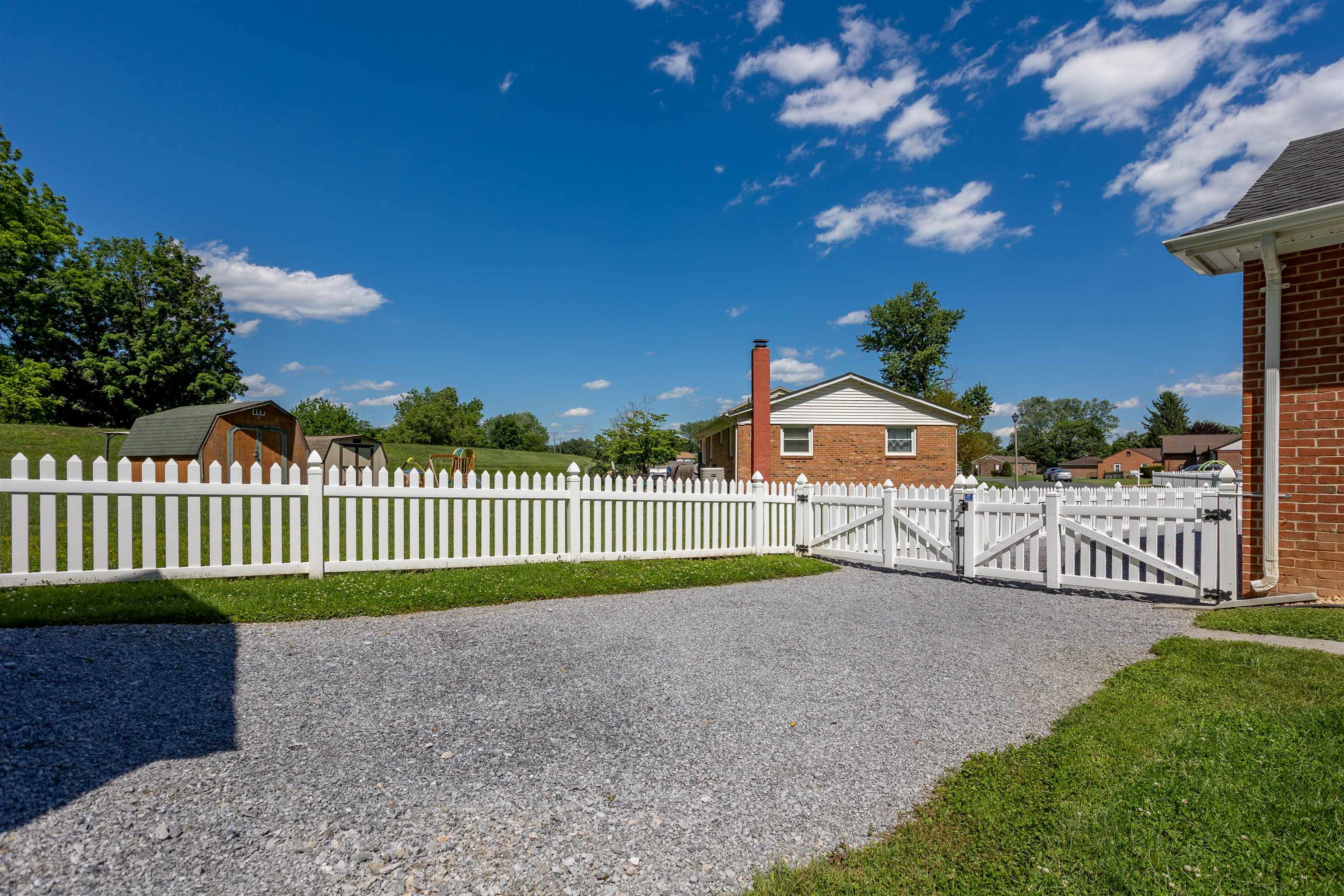 411 BARBEE ST, BRIDGEWATER, Virginia 22812, 3 Bedrooms Bedrooms, ,2 BathroomsBathrooms,Residential,411 BARBEE ST,677805 MLS # 677805