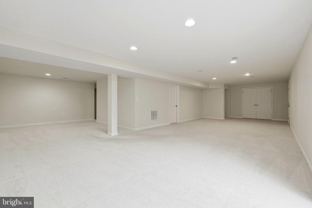 11910 BIG BEN BLVD, FREDERICKSBURG, Virginia 22407, 4 Bedrooms Bedrooms, ,3 BathroomsBathrooms,Residential,11910 BIG BEN BLVD,VASP2042118 MLS # VASP2042118