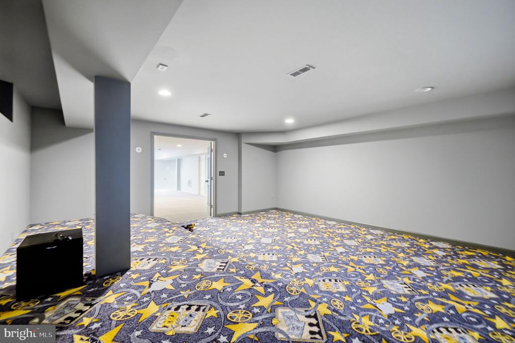 11910 BIG BEN BLVD, FREDERICKSBURG, Virginia 22407, 4 Bedrooms Bedrooms, ,3 BathroomsBathrooms,Residential,11910 BIG BEN BLVD,VASP2042118 MLS # VASP2042118