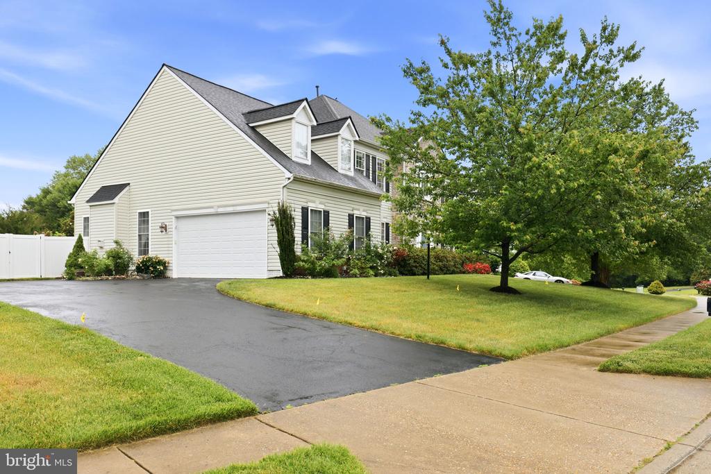 11910 BIG BEN BLVD, FREDERICKSBURG, Virginia 22407, 4 Bedrooms Bedrooms, ,3 BathroomsBathrooms,Residential,11910 BIG BEN BLVD,VASP2042118 MLS # VASP2042118
