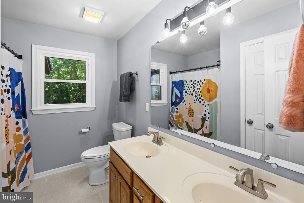 247 BOOTONS LN, ORANGE, Virginia 22960, 4 Bedrooms Bedrooms, ,3 BathroomsBathrooms,Residential,247 BOOTONS LN,VAMA2002780 MLS # VAMA2002780