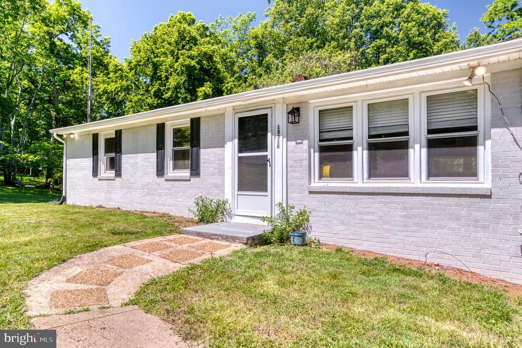18318 FOX MOUNTAIN LN, CULPEPER, Virginia 22701, 3 Bedrooms Bedrooms, ,1 BathroomBathrooms,Residential,18318 FOX MOUNTAIN LN,VACU2013838 MLS # VACU2013838