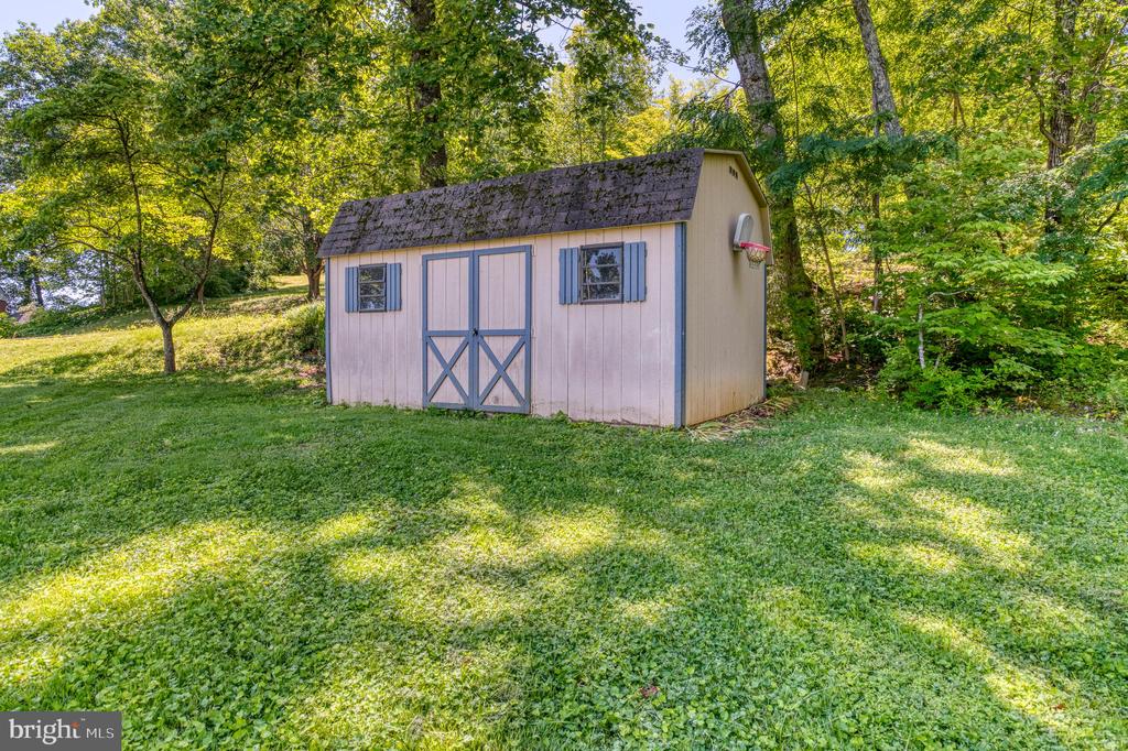 18318 FOX MOUNTAIN LN, CULPEPER, Virginia 22701, 3 Bedrooms Bedrooms, ,1 BathroomBathrooms,Residential,18318 FOX MOUNTAIN LN,VACU2013838 MLS # VACU2013838