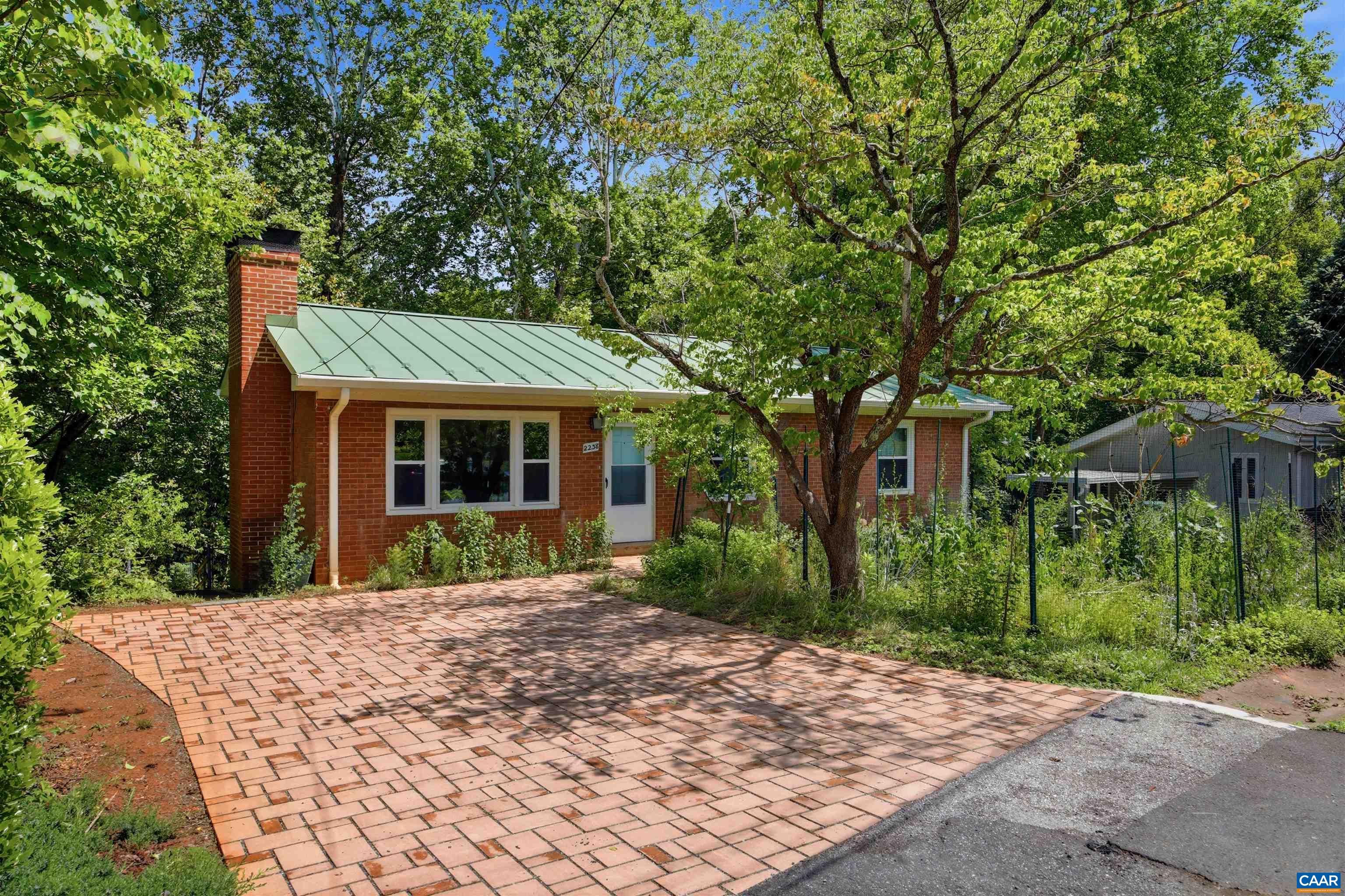 2238 BANBURY ST, CHARLOTTESVILLE, Virginia 22901, 3 Bedrooms Bedrooms, ,2 BathroomsBathrooms,Residential,Gardener's Dream,2238 BANBURY ST,677787 MLS # 677787 2238 BANBURY ST, CHARLOTTESVILLE, Virginia 22901, 3 Bedrooms Bedrooms, ,2 BathroomsBathrooms,Residential,Gardener's Dream,2238 BANBURY ST,677787 MLS # 677787