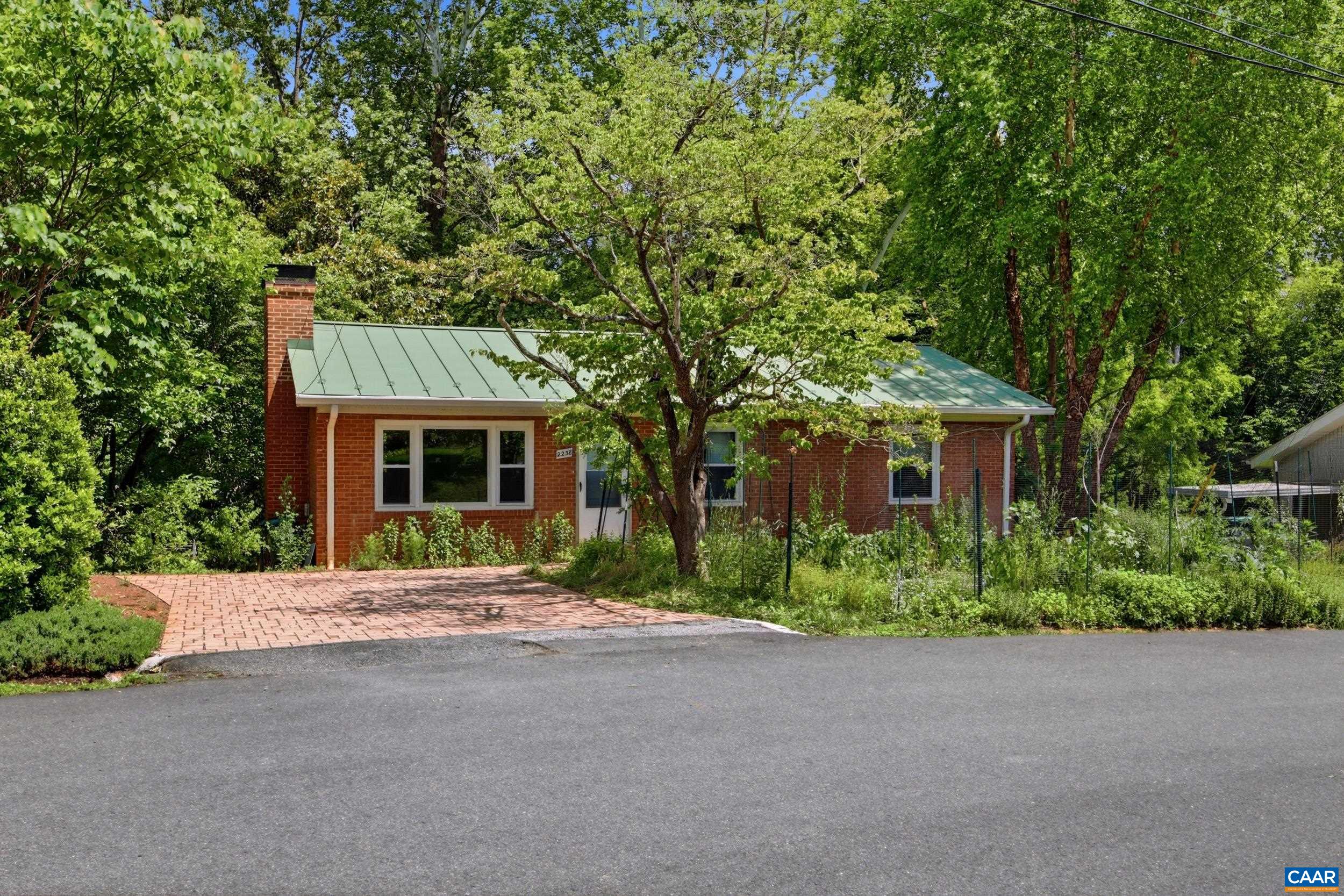 2238 BANBURY ST, CHARLOTTESVILLE, Virginia 22901, 3 Bedrooms Bedrooms, ,2 BathroomsBathrooms,Residential,Gardener's Dream,2238 BANBURY ST,677787 MLS # 677787 2238 BANBURY ST, CHARLOTTESVILLE, Virginia 22901, 3 Bedrooms Bedrooms, ,2 BathroomsBathrooms,Residential,Gardener's Dream,2238 BANBURY ST,677787 MLS # 677787