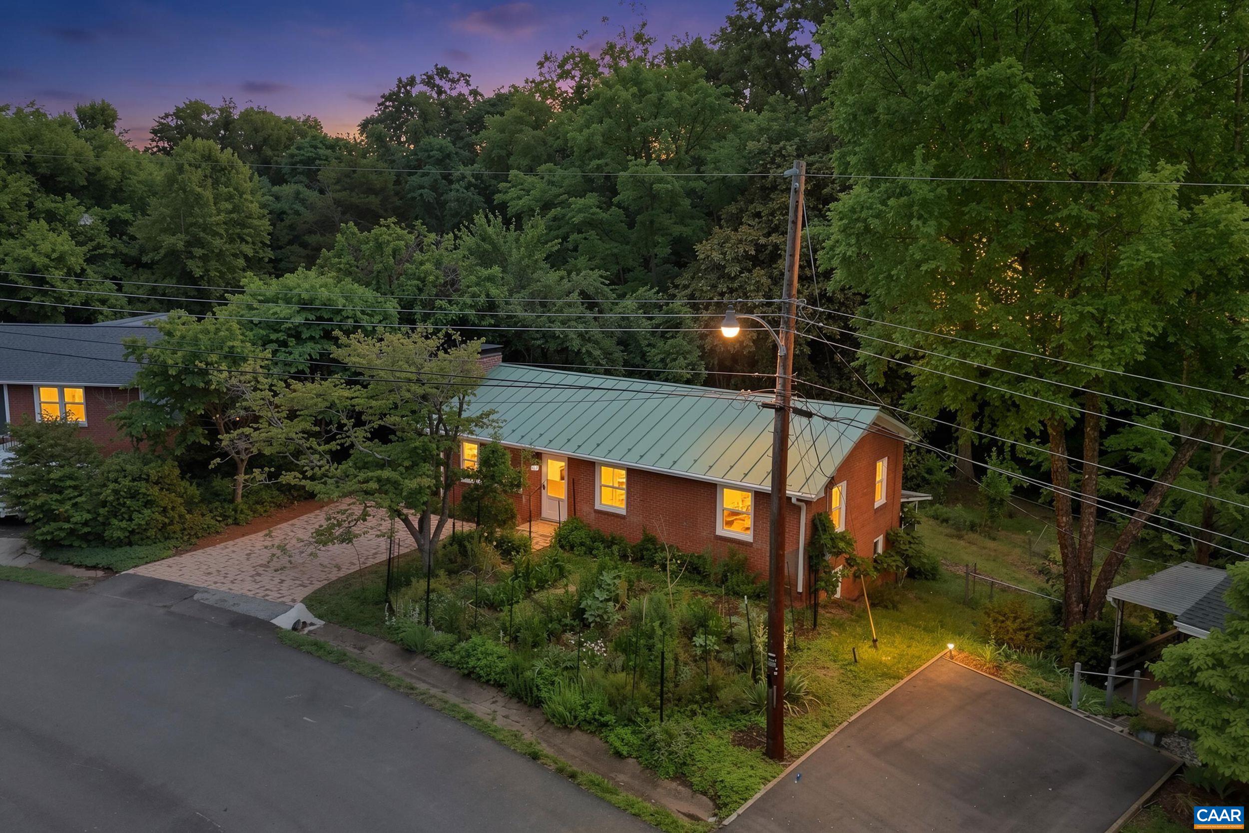 2238 BANBURY ST, CHARLOTTESVILLE, Virginia 22901, 3 Bedrooms Bedrooms, ,2 BathroomsBathrooms,Residential,Gardener's Dream,2238 BANBURY ST,677787 MLS # 677787 2238 BANBURY ST, CHARLOTTESVILLE, Virginia 22901, 3 Bedrooms Bedrooms, ,2 BathroomsBathrooms,Residential,Gardener's Dream,2238 BANBURY ST,677787 MLS # 677787