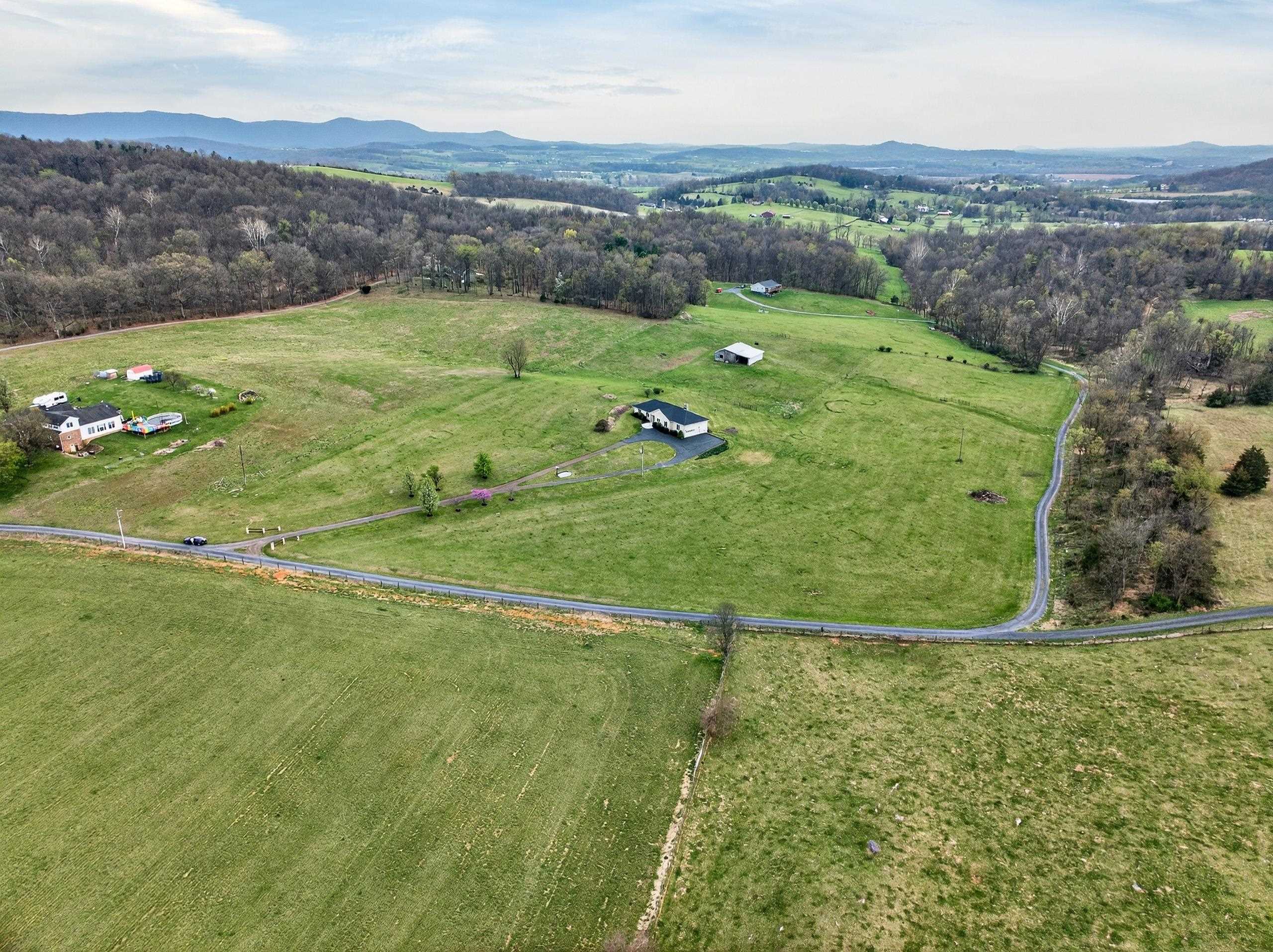 363 DAVIS LN, NEW MARKET, Virginia 22844, 3 Bedrooms Bedrooms, ,3 BathroomsBathrooms,Residential,363 DAVIS LN,677809 MLS # 677809
